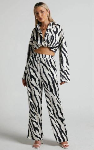 Showpo 4th & Reckless - Inez Trouser Navy Zebra | HCPAXT768