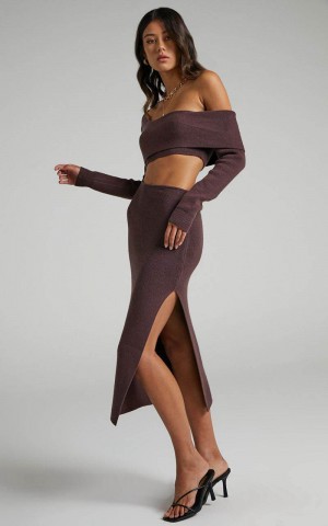 Showpo Alabama Midi Dress - Off One Shoulder Asymmetric Long Sleeve Knit Dress Chocolate | FEQTVX982