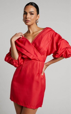 Showpo Anastasija Mini Dress - Off Shoulder V Neck Dress Red | TNYKPB831