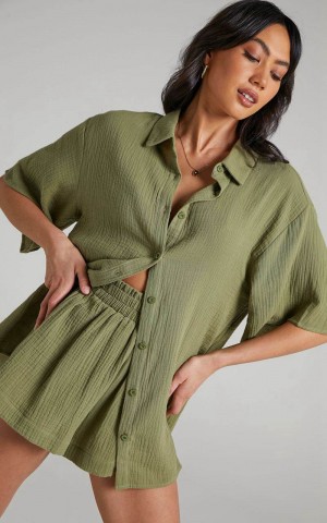 Showpo Atom Muslin Shirt - Oversized Button Up Shirt Khaki | ZOQJAV486