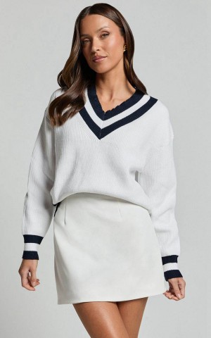 Showpo Berri Jumper - Contrast V Neck Knit Jumper Ivory Black | BHPZIG234