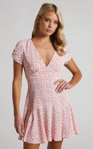 Showpo Bettina Mini Dress - Short Sleeve Dress Pink Floral | MPHRUS362