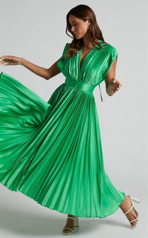 Showpo Della Midi Dress - Plunge Neck Short Sleeve Pleated Dress Green | ARCVOF082