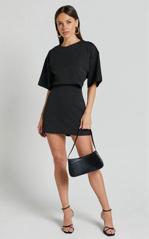 Showpo Karyna Mini Dress - Short Sleeve Boxy T-Shirt Dress Black | LBXODE193