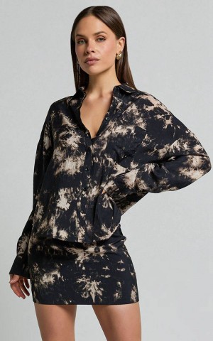 Showpo Romain Top - Long Sleeve Oversized Printed Shirt Black Tie Dye | ZERFAK167