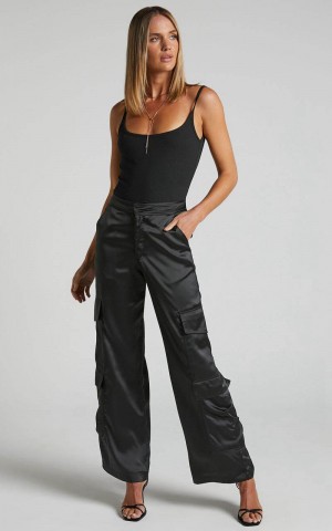 Showpo Saori Pants - Mid Rise Satin Cargo Pants Black | EHDWFB562