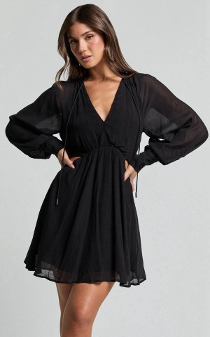 Showpo Xandria Mini Dress - Blouson Sleeve Cut Out Dress Black | AHSIFR541