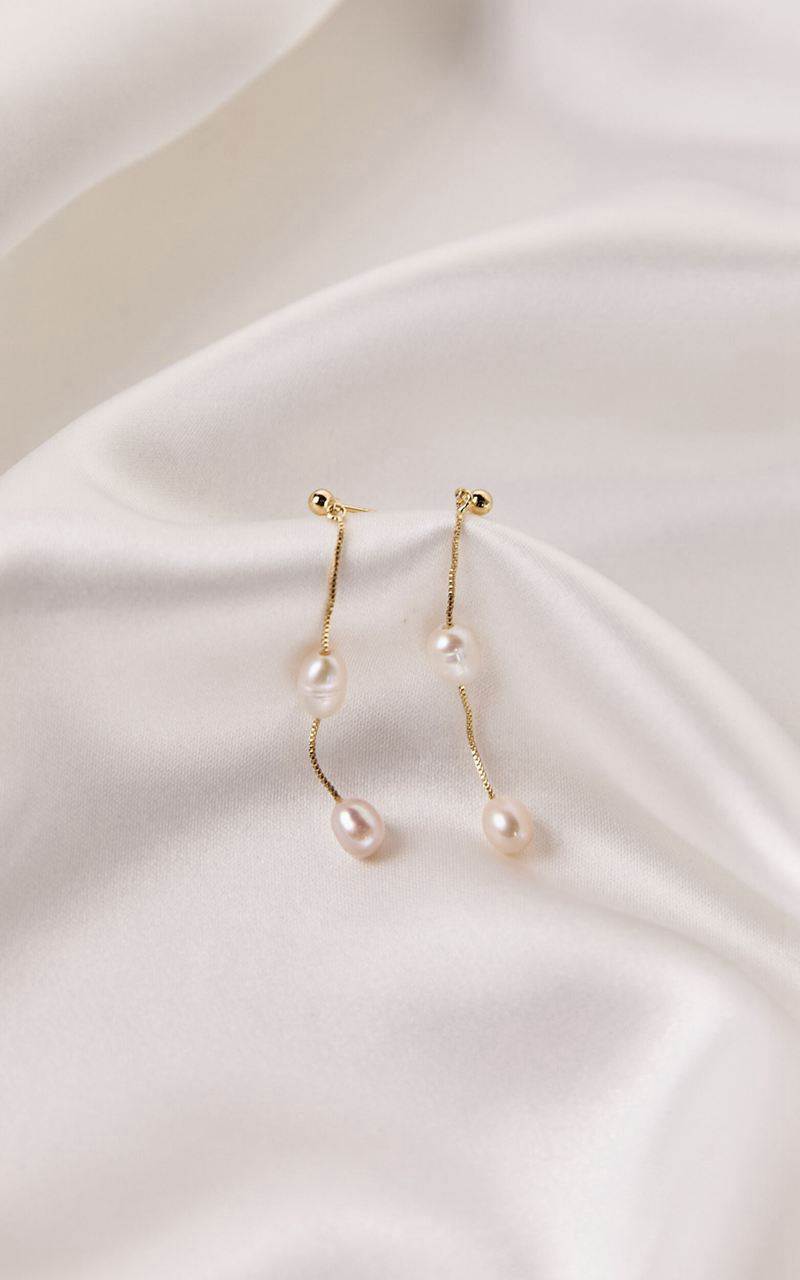 Showpo Adriana Earrings - Dainty Drop Pearl Earrings Pearl Gold | HESPZK913