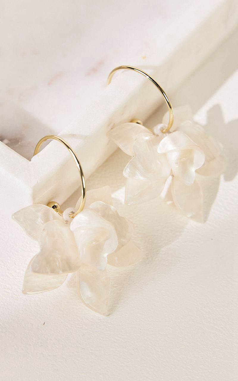 Showpo Alessandra Earrings - Pearl Flower Hoop Earrings Shell | ZFJULD316