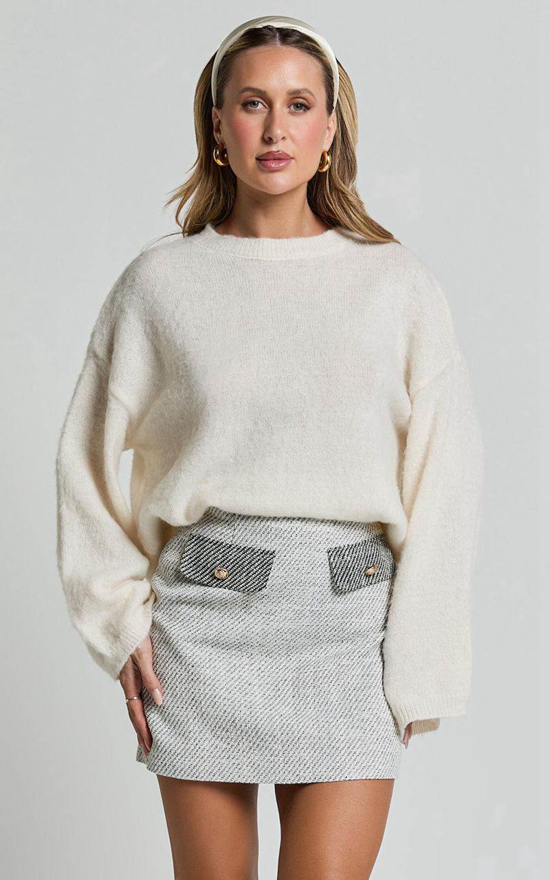 Showpo Alfie Jumper - Crew Neck Relaxed Fluffy Knit Jumper Cream | IJABHN835