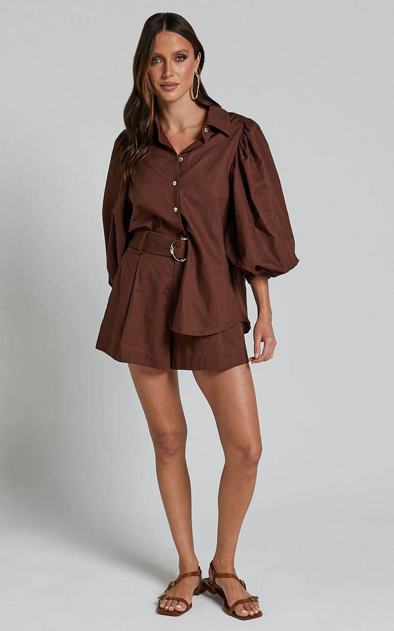 Showpo Amalie The Label - Janae Linen Blend Collared Puff Sleeve Button Up Shirt Chocolate | GRBTNE527