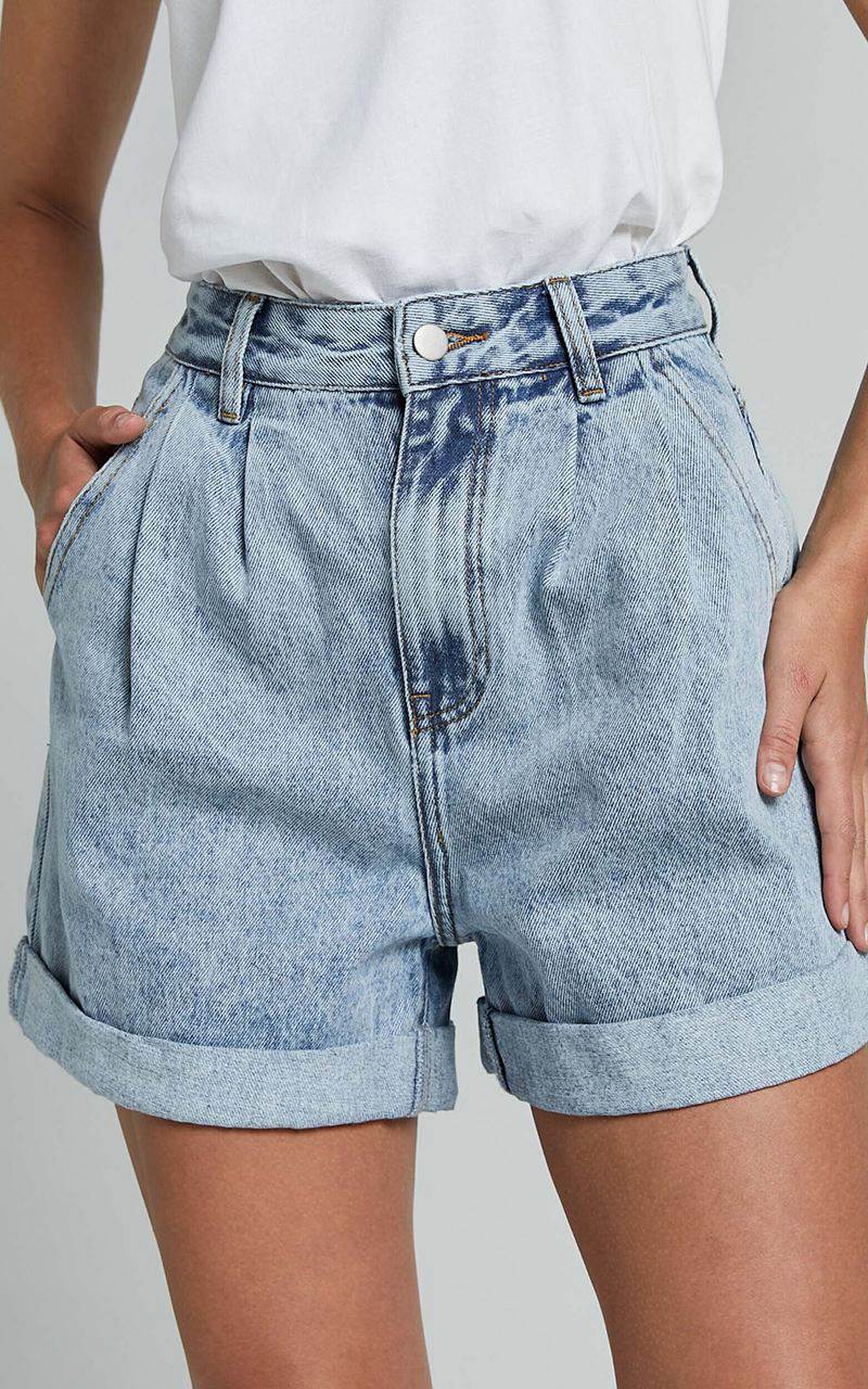 Showpo Amalie The Label - Jaylin Recycled Cotton High Waisted Denim Shorts Light Blue Wash | YZUCXG209