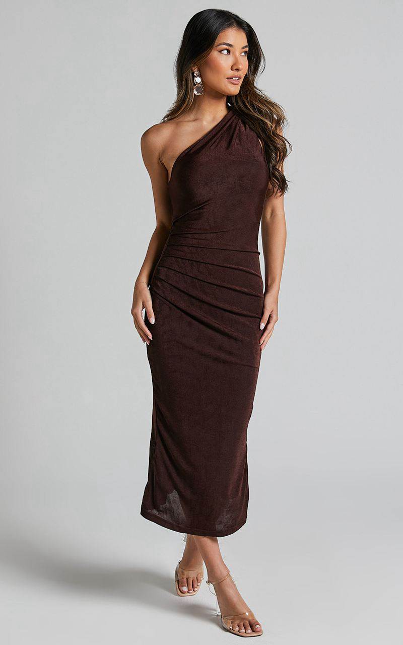 Showpo Arietty Midi Dress - One Shoulder Asymmetrical Ruched Dress Chocolate | GQXKFE851