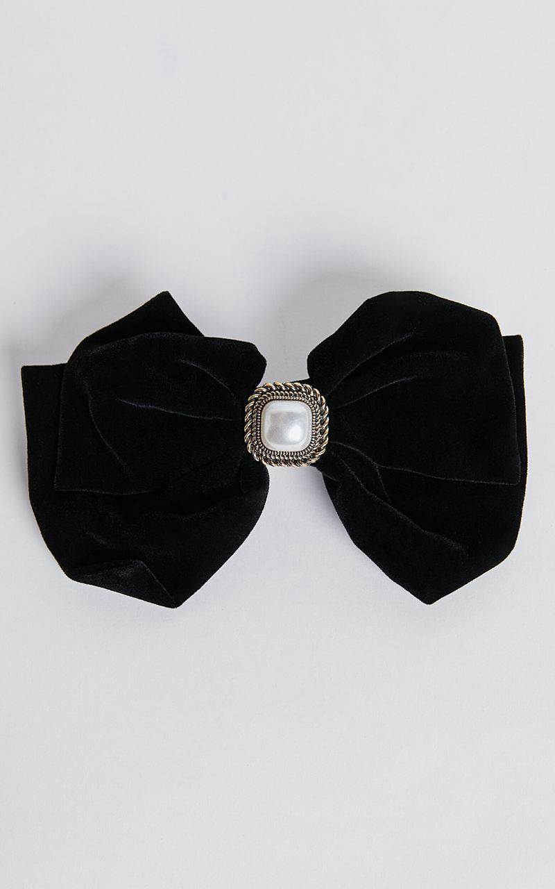 Showpo Arin Hair Bow - Velvet Pearl Pendant Detail Bow Black | XJRCZG165