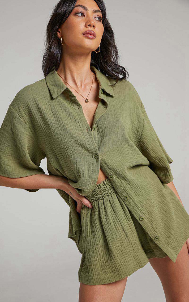 Showpo Atom Muslin Shirt - Oversized Button Up Shirt Khaki | ZOQJAV486