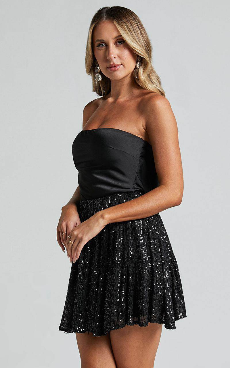 Showpo Aurelie Mini Skirt - Elasticated Sequin Skater Skirt Black | IPNTUQ652