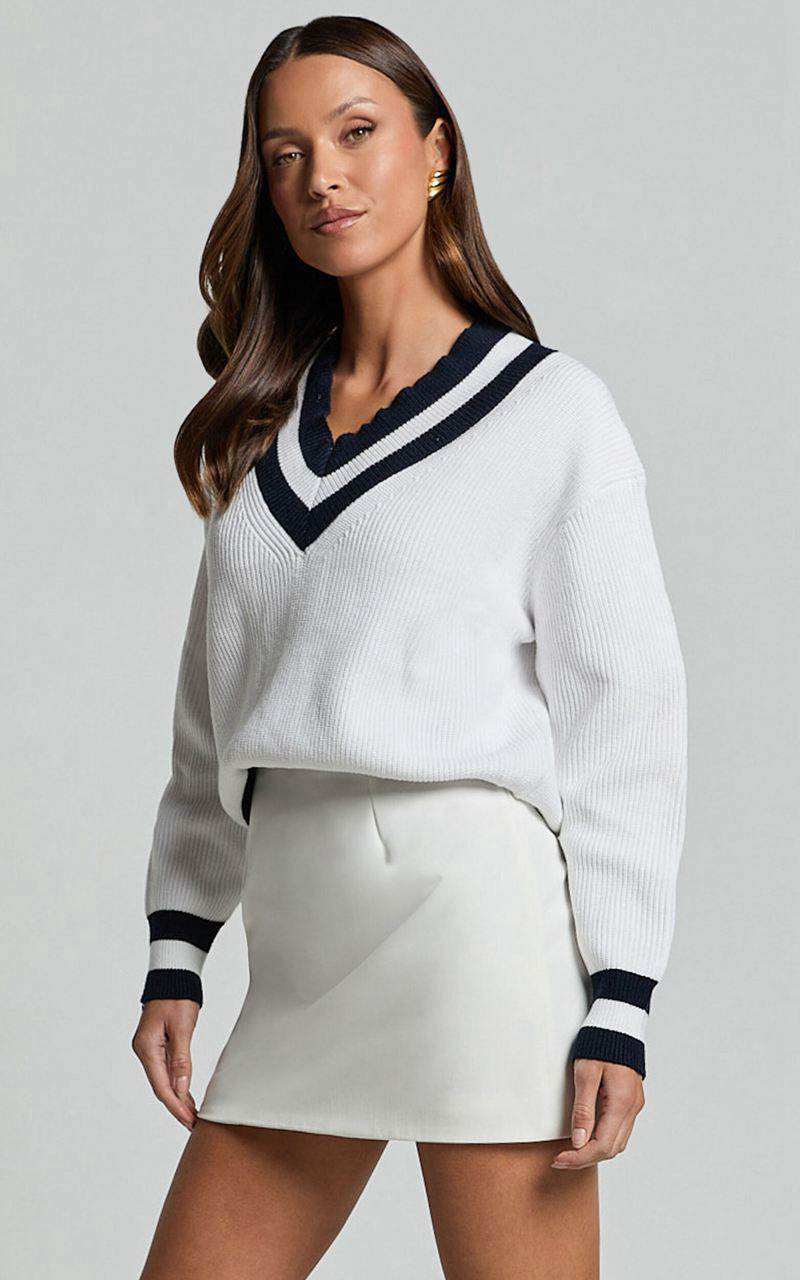 Showpo Berri Jumper - Contrast V Neck Knit Jumper Ivory Black | BHPZIG234