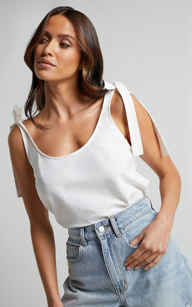 Showpo Bonnie Top - Tie Strap Scoop Neck Cami White | CHEQKZ789