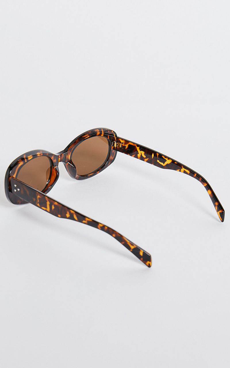 Showpo Briggs Sunglasses - Circle Shape Sunglasses Tort | SNAFZT867