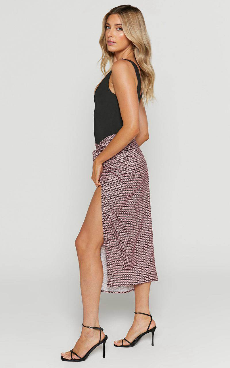 Showpo Brunita Midi Skirt - Twist Front Skirt Pink Wave | YXNPSC091