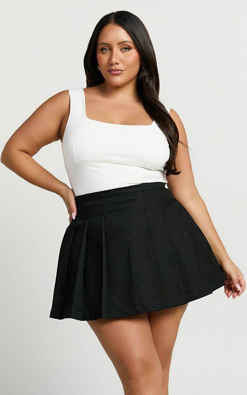 Showpo Cailin Mini Skirt - Pleated Skirt Black | DFGUMO134