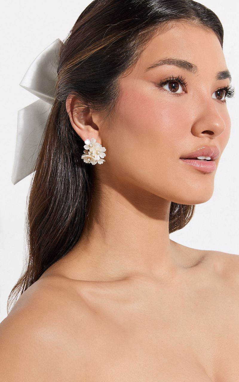 Showpo Camille Earrings - Pearl Flower Hoop Earrings Shell | PWEDHX908