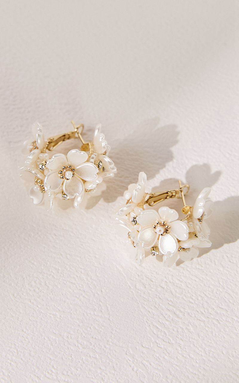 Showpo Camille Earrings - Pearl Flower Hoop Earrings Shell | PWEDHX908