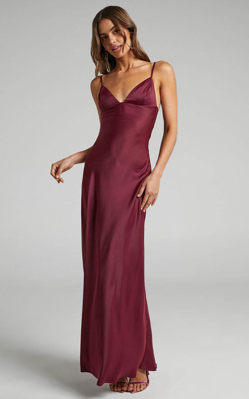 Showpo Cariela Midi Dress - Plunge Neck Satin Dress Wine | TWOQDU483