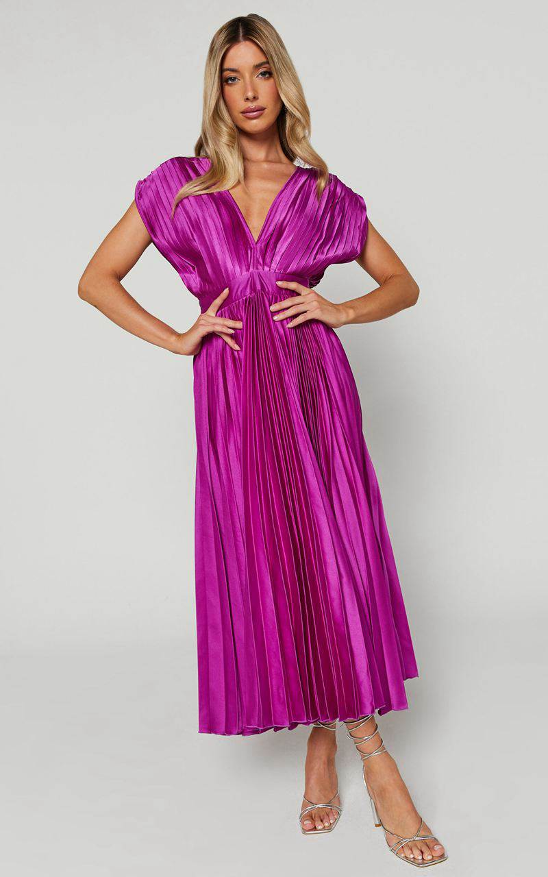 Showpo Della Midi Dress - Plunge Neck Short Sleeve Pleated Dress Grape | XDTBGW013