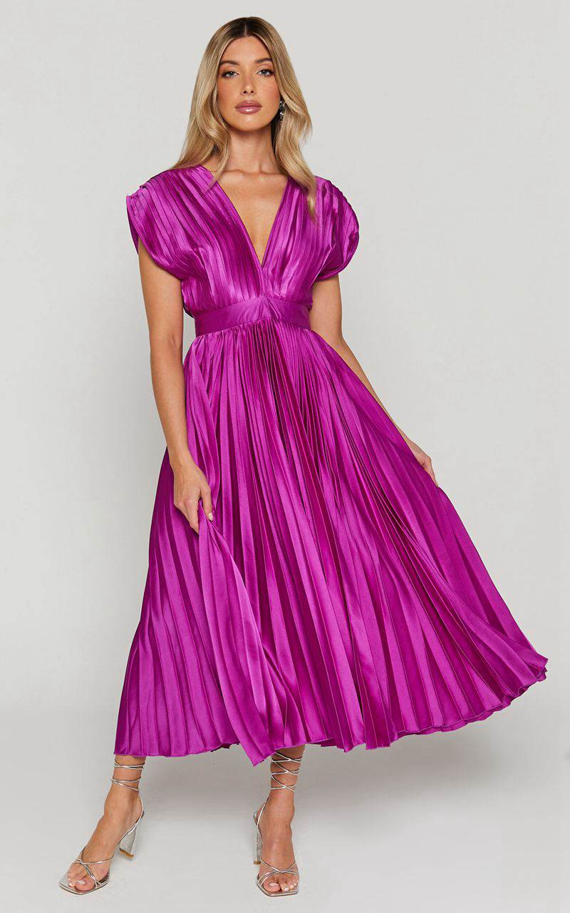 Showpo Della Midi Dress - Plunge Neck Short Sleeve Pleated Dress Grape | XDTBGW013