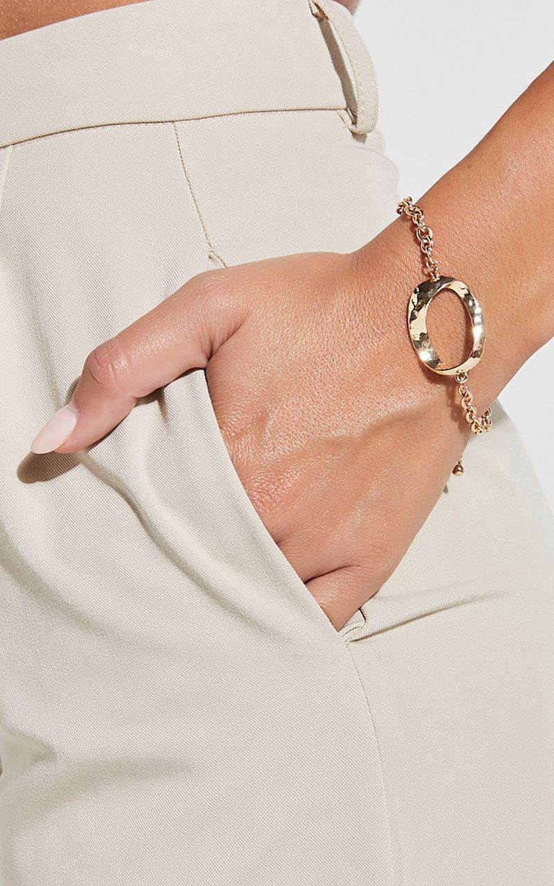 Showpo Dolores Bracelet - Open Circle Shape Chain Bracelet Gold | AUZYWP347