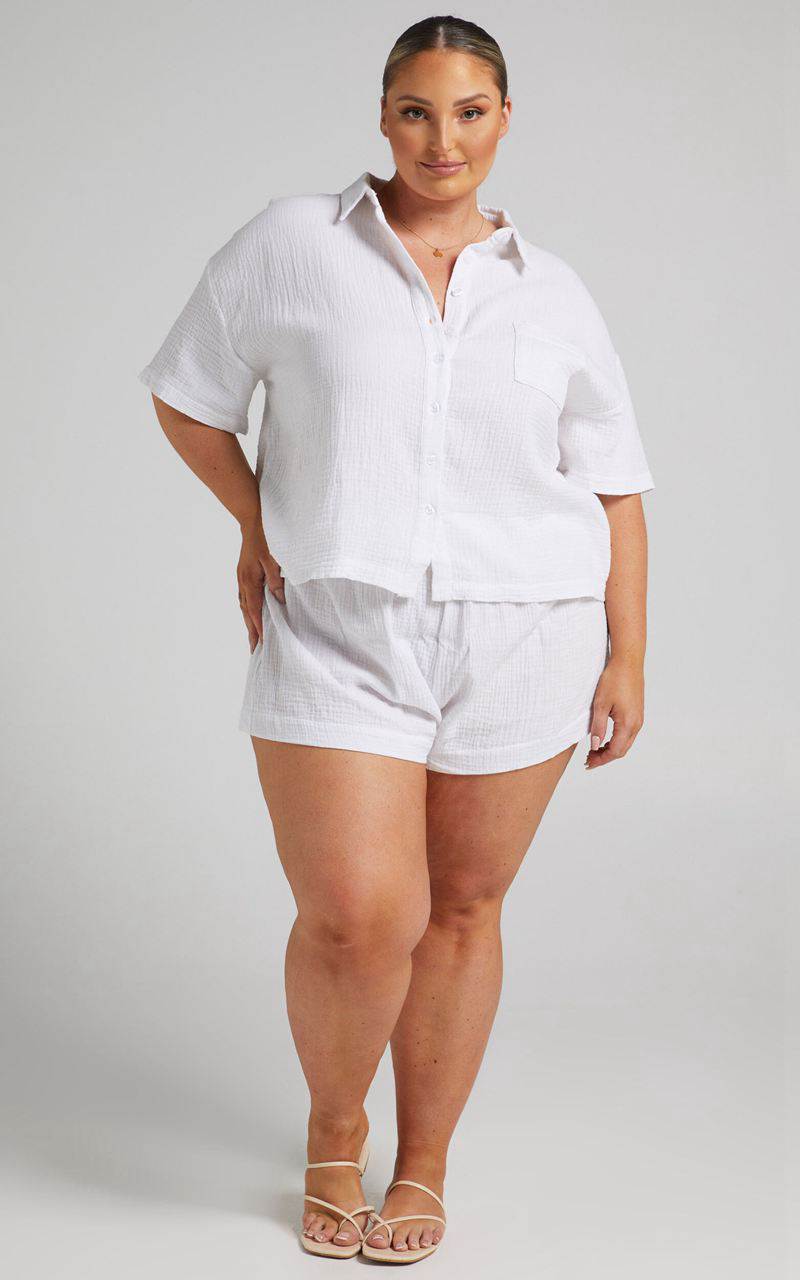 Showpo Donita Shorts - Elastic Waist Shorts White | MOIHWQ145