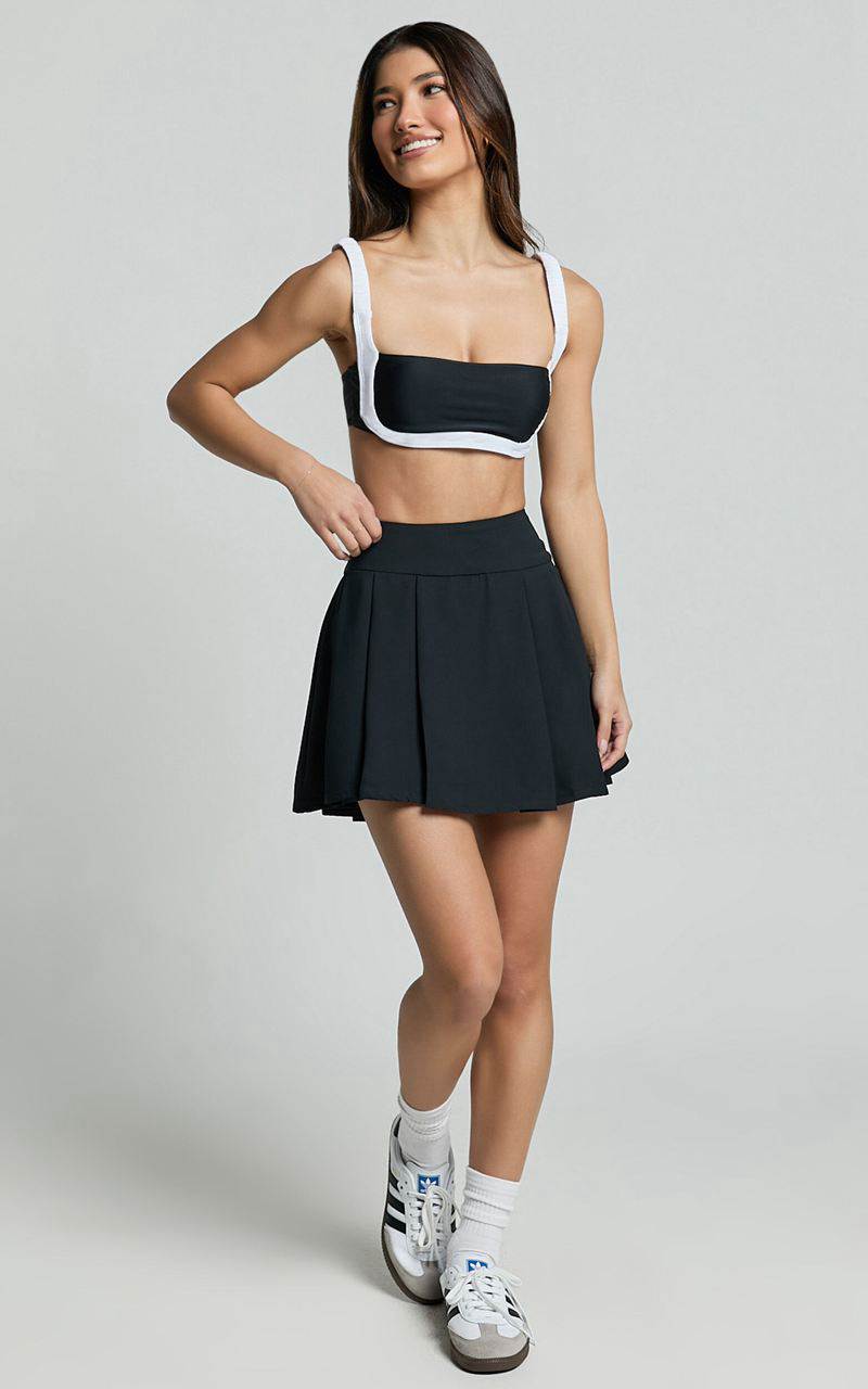 Showpo Elouise Top - Contrast Ruched Strap Crop Top Black White | PYJEID710