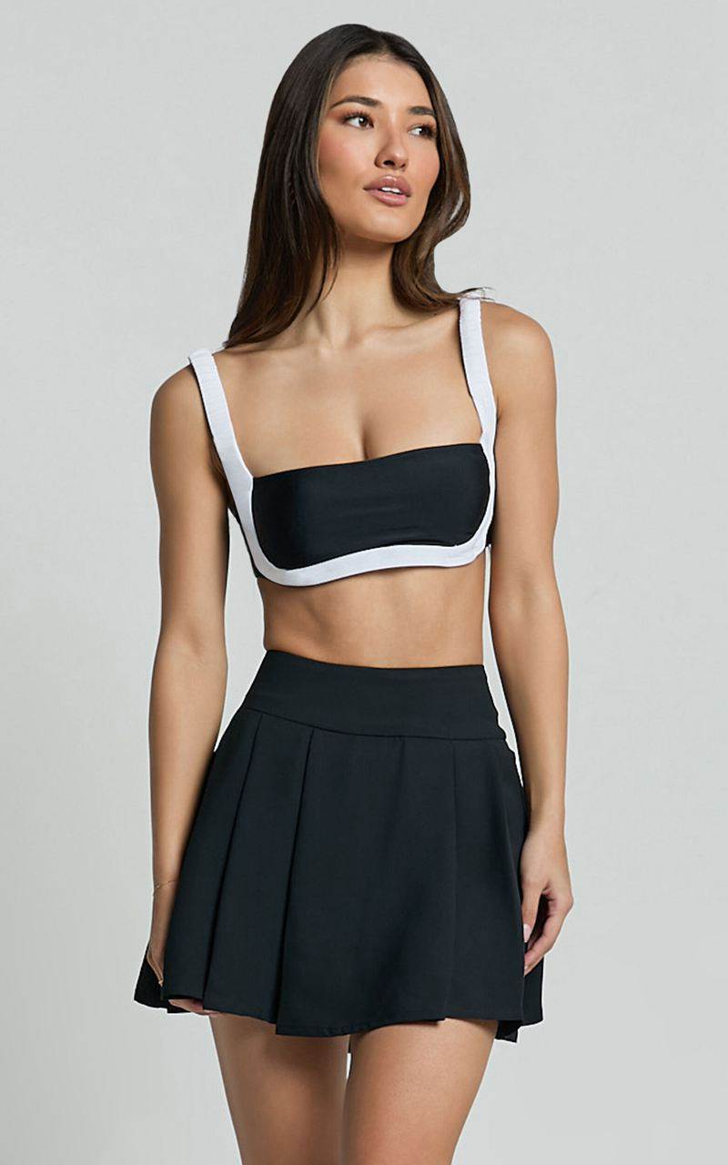 Showpo Elouise Top - Contrast Ruched Strap Crop Top Black White | PYJEID710