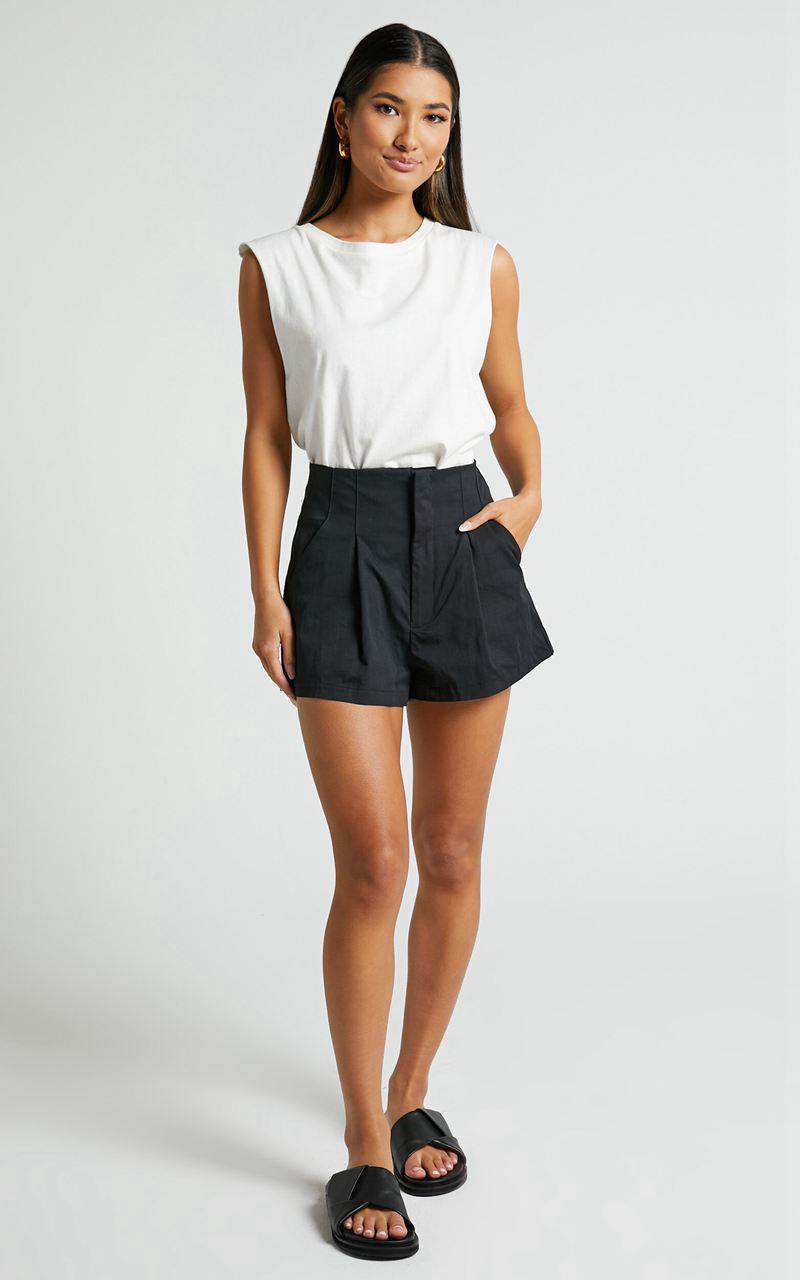 Showpo Elyssa Shorts - Pleat Detail Shorts Black | RLCNKX210