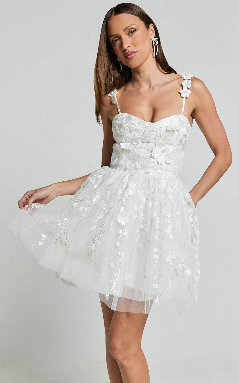 Showpo Everheart Mini Dress - Sweetheart Bustier Lace Dress White | WRLTHK328