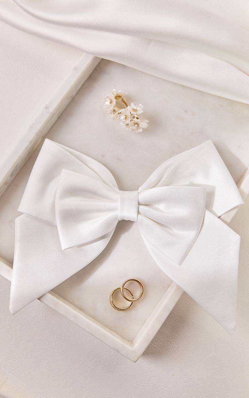 Showpo Felicity Bow Hair Clip White | CQPKXB430