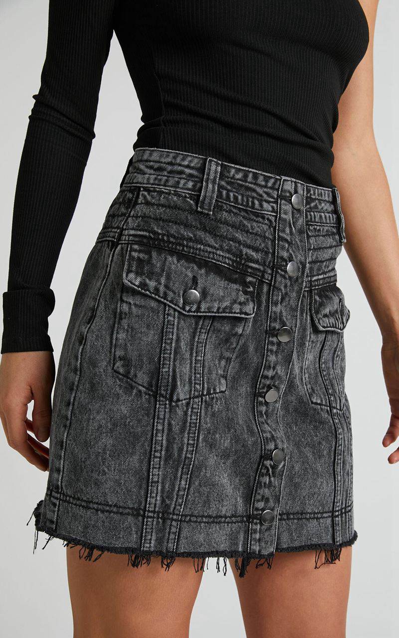 Showpo Gennlee Mini Skirt - Cotton Contrast Denim Skirt Black Acid Wash | MOWYEH046