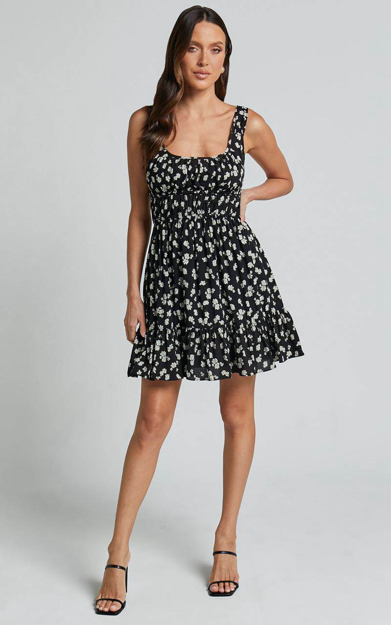 Showpo Gieanny Mini Dress - Scoop Neck Sleeveless Ruched Strap Ruffle Hem Dress Black Floral | YFDBHA495