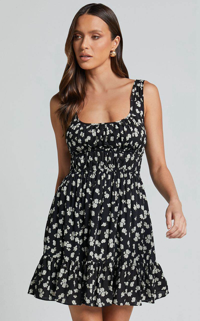 Showpo Gieanny Mini Dress - Scoop Neck Sleeveless Ruched Strap Ruffle Hem Dress Black Floral | YFDBHA495