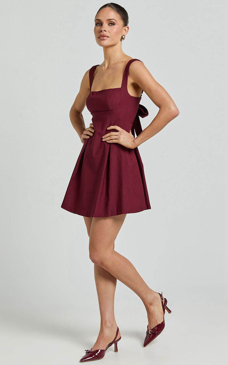 Showpo Ida Mini Dress - Wide Strap Straight Neck Bow Back Dress Berry | ULIRVO305