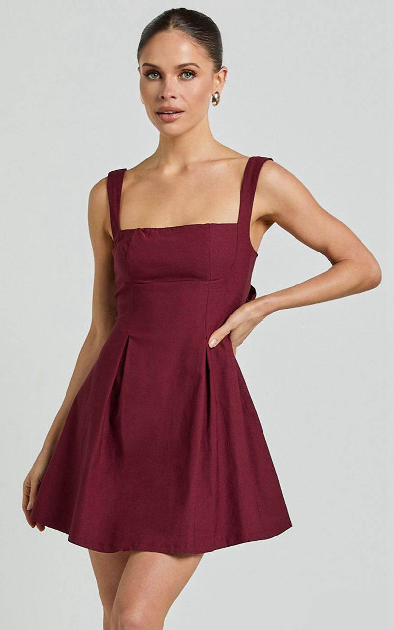 Showpo Ida Mini Dress - Wide Strap Straight Neck Bow Back Dress Berry | ULIRVO305