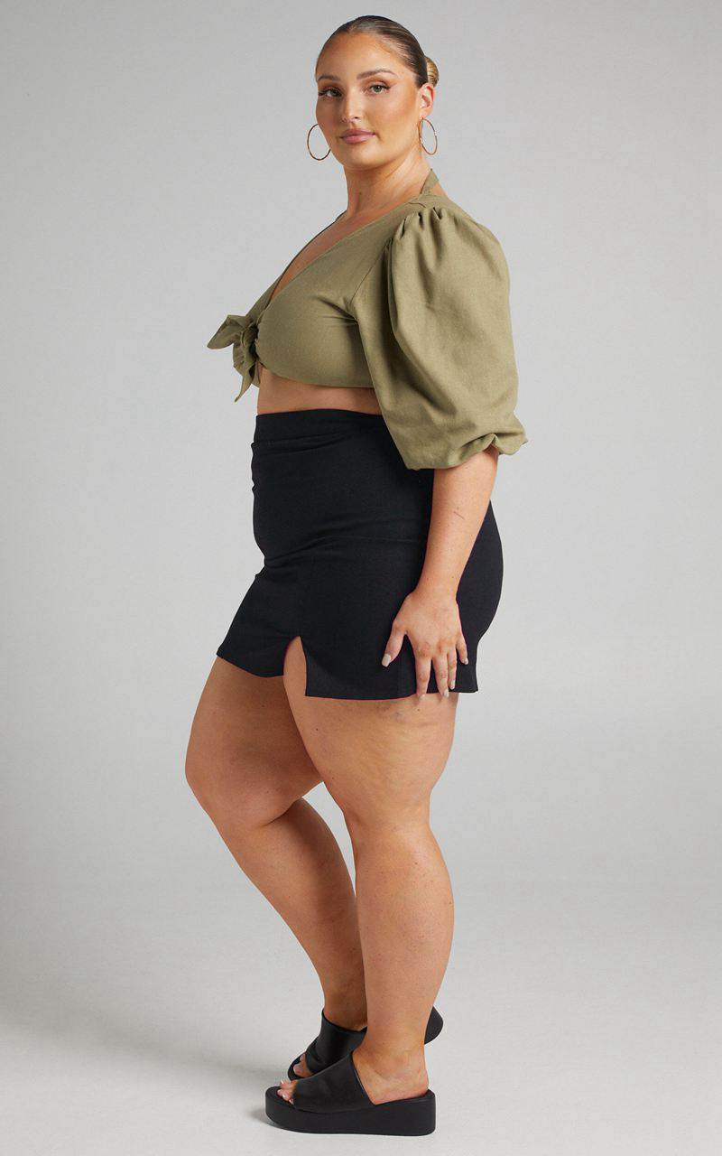 Showpo International Babe Mini Skirt - Linen Look Side Split Skirt Black | RLXDUV158