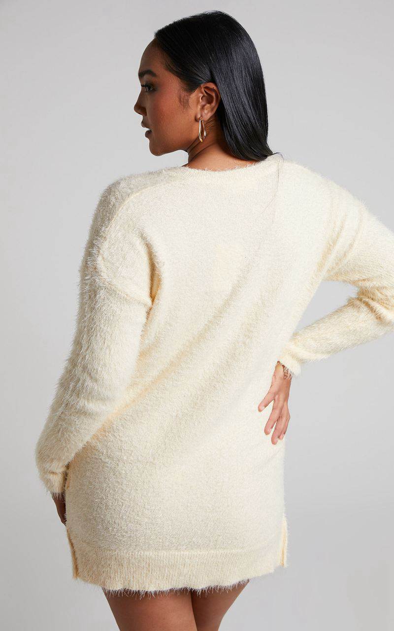 Showpo Ishani Sweater - Oversized V Neck Sweater Cream | EAMBZI201