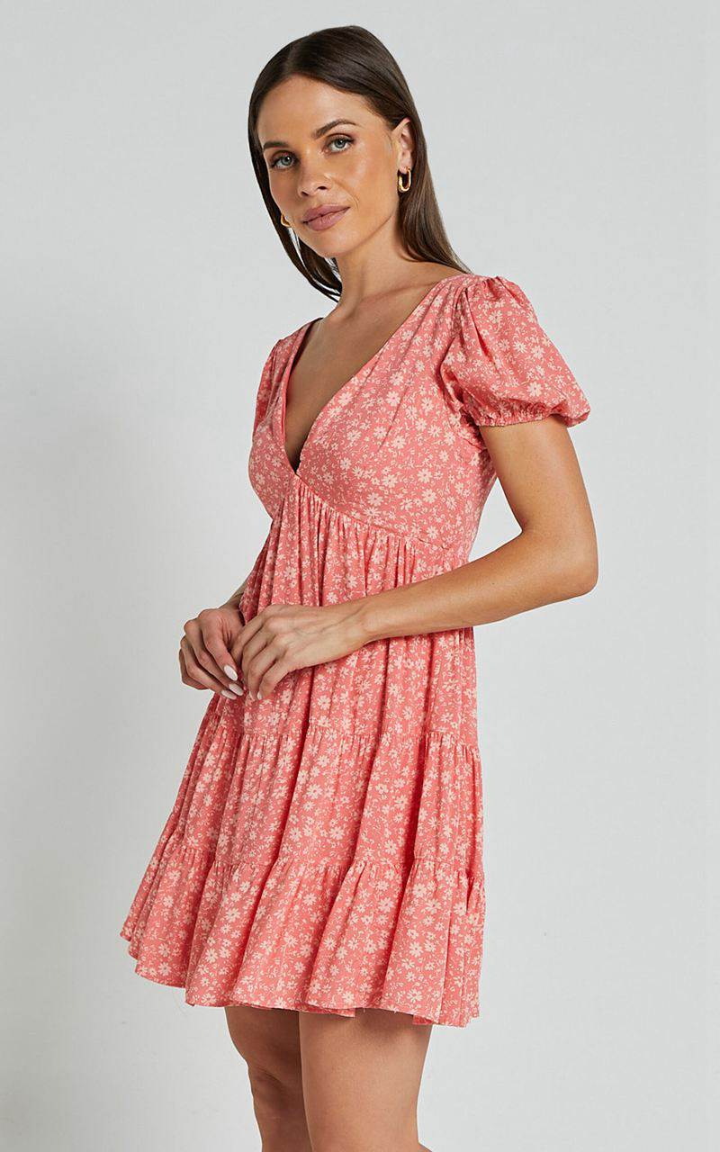 Showpo Isla Mini Dress - V Neck Tiered Dress Coral Floral | WBFUAC236