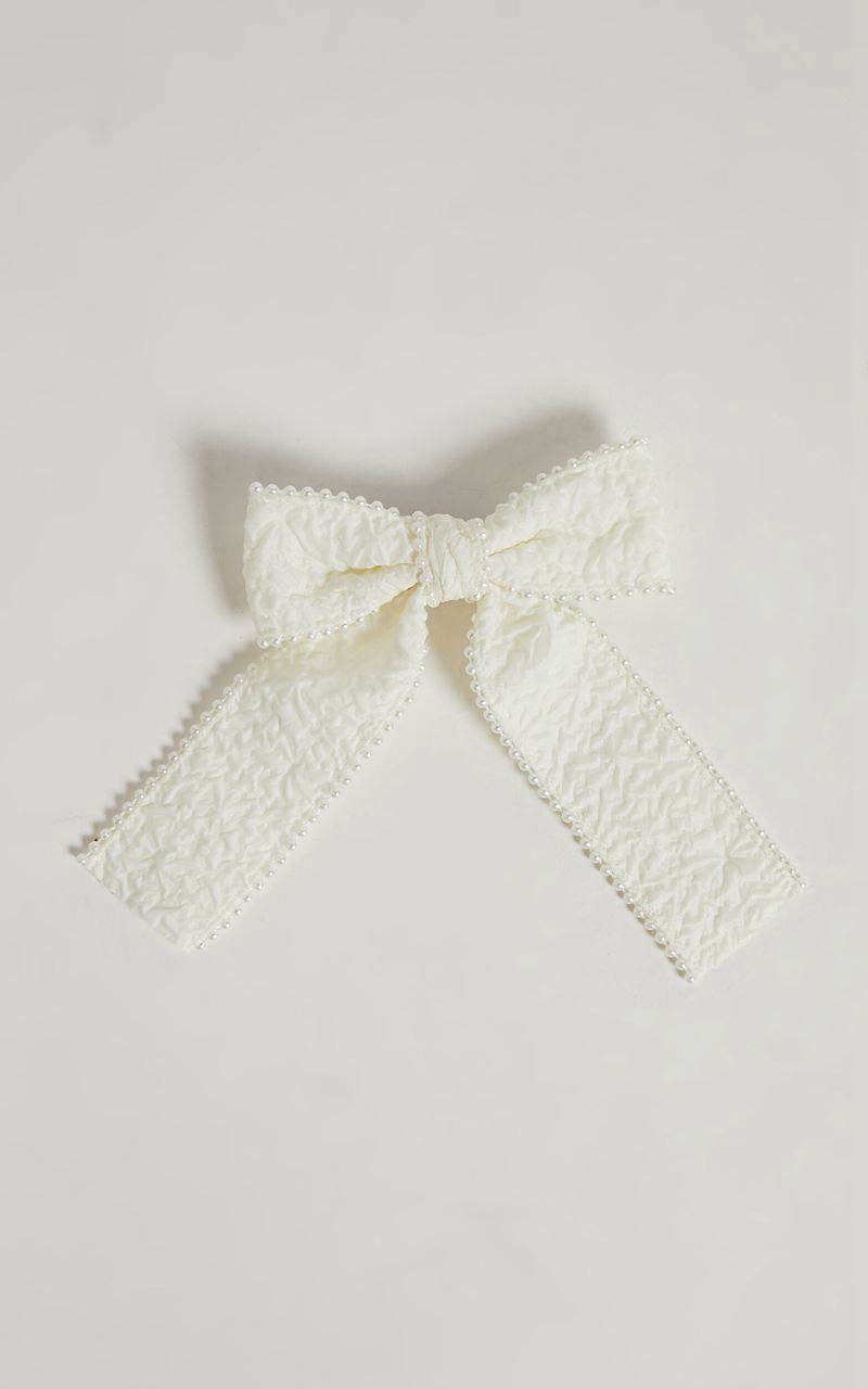 Showpo Isla Pearl Textured Hair Bow Cream | LYQEPZ743