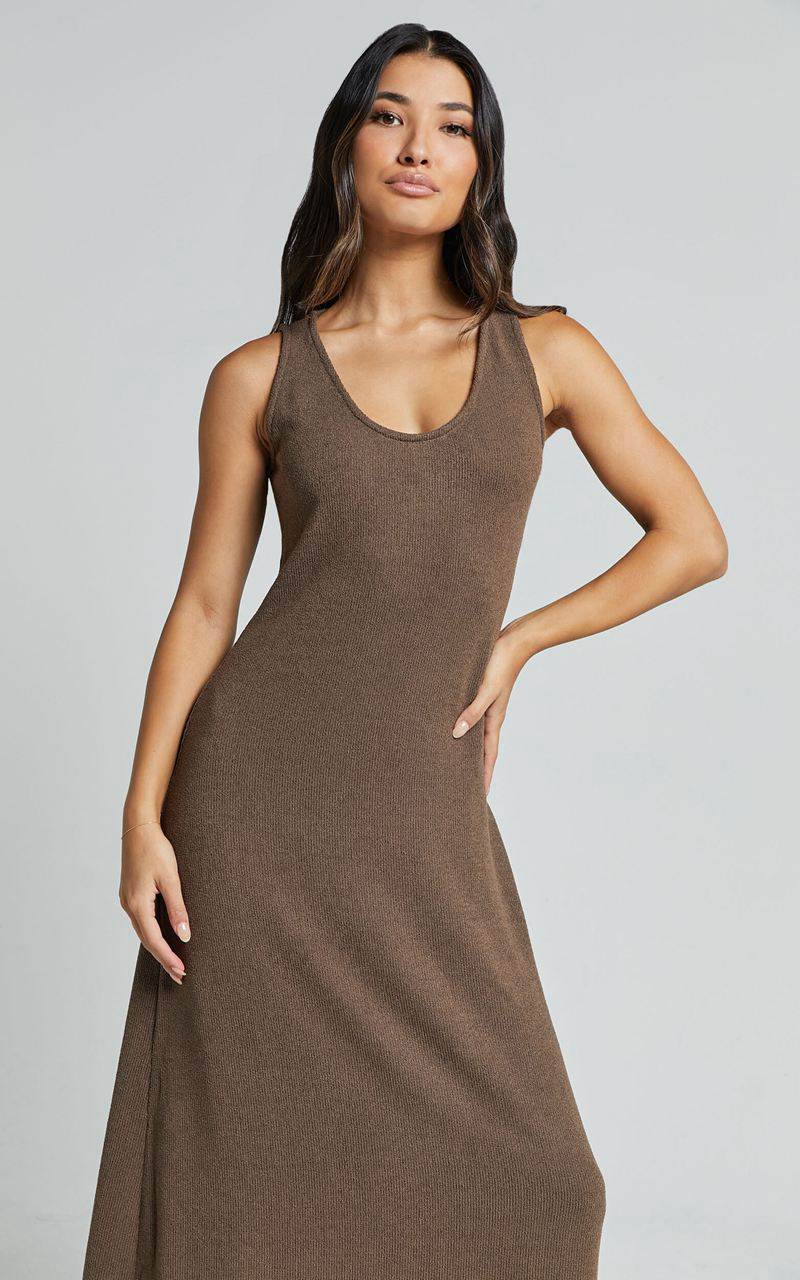 Showpo Ivi Midi Dress - Scoop Neck Slip Dress Chocolate | YDUALB182