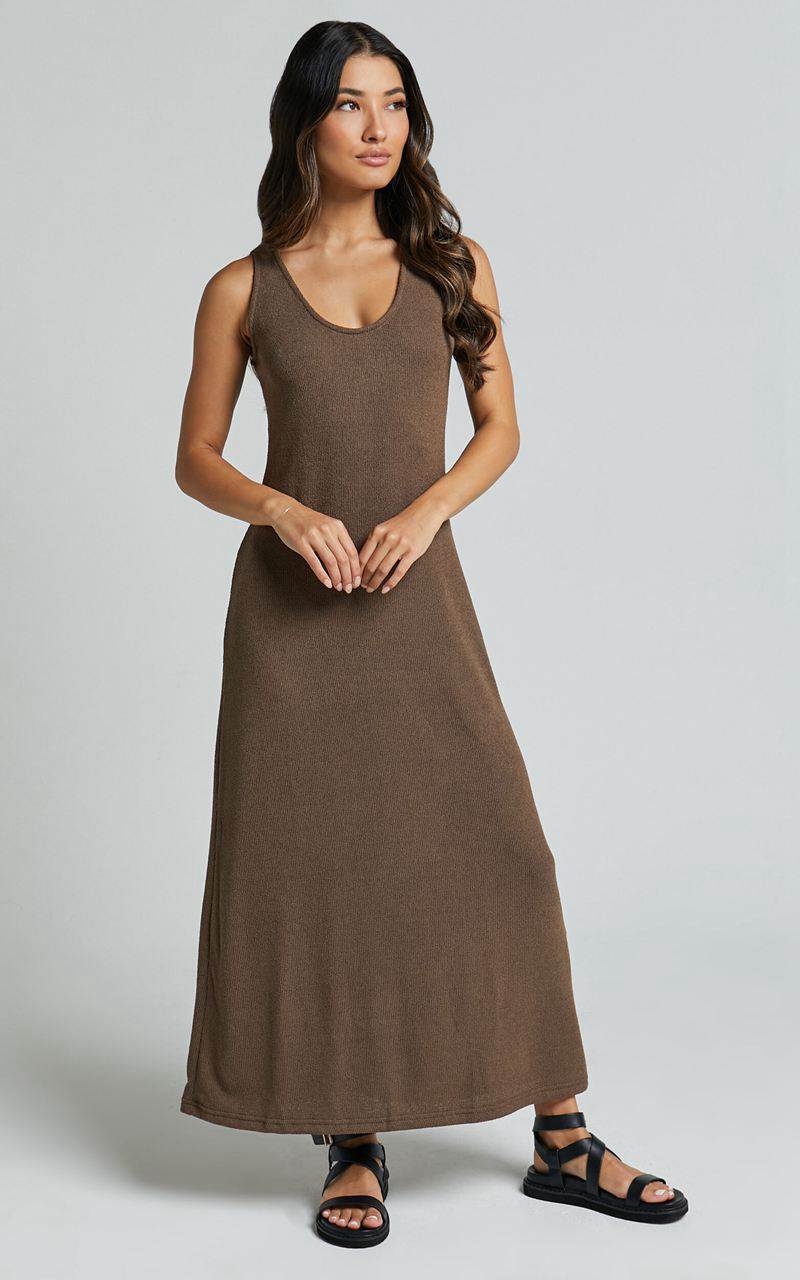 Showpo Ivi Midi Dress - Scoop Neck Slip Dress Chocolate | YDUALB182