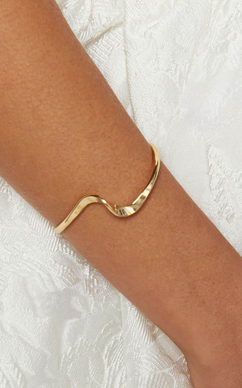 Showpo Ivy Irregular Shaped Bracelet Cuff Gold | JRWXLZ157