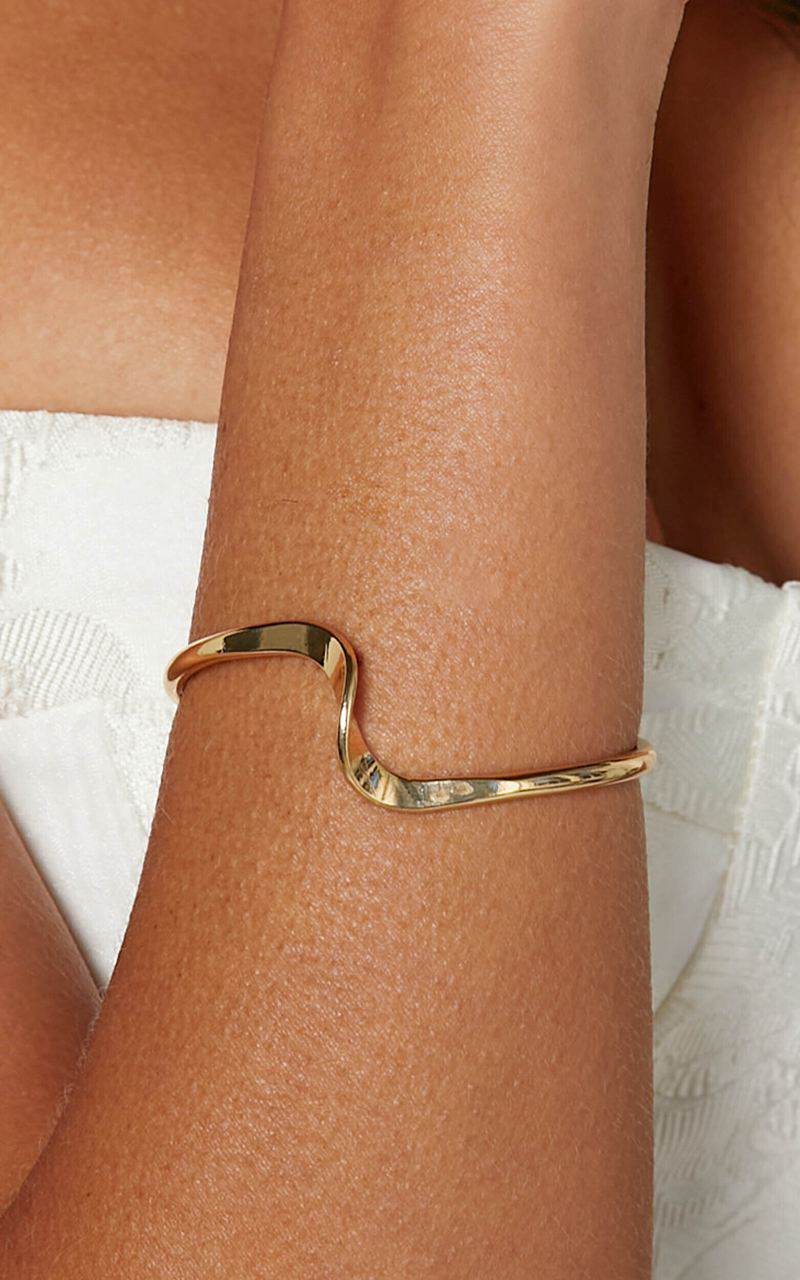 Showpo Ivy Irregular Shaped Bracelet Cuff Gold | JRWXLZ157